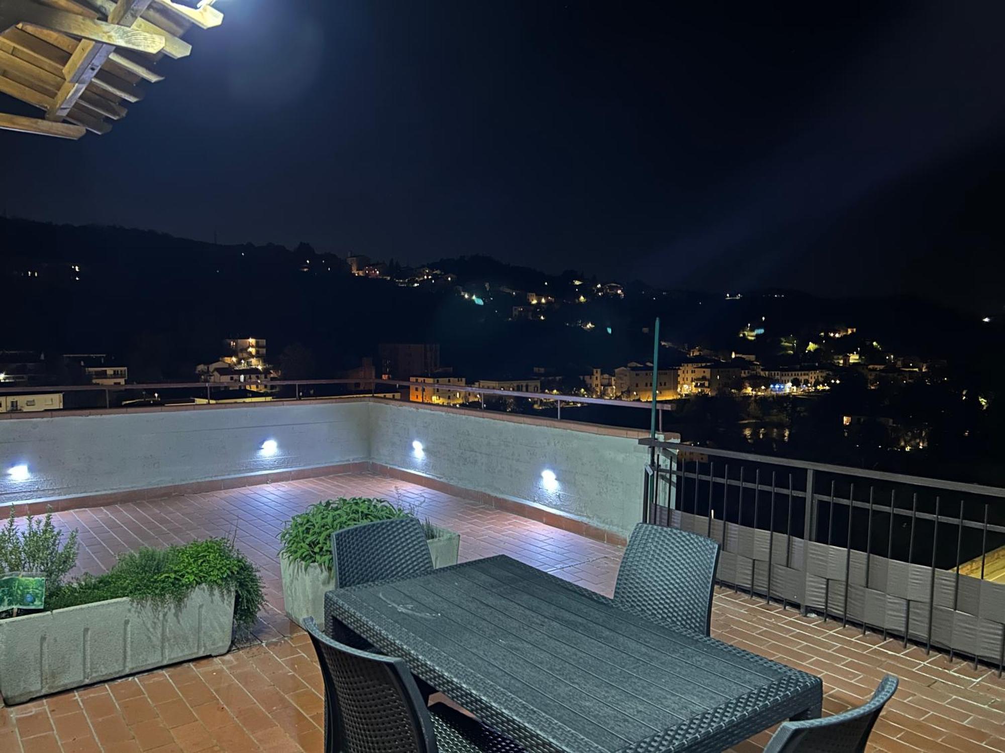 Sesto Piano Apartment Incisa in Val d'Arno Exterior foto